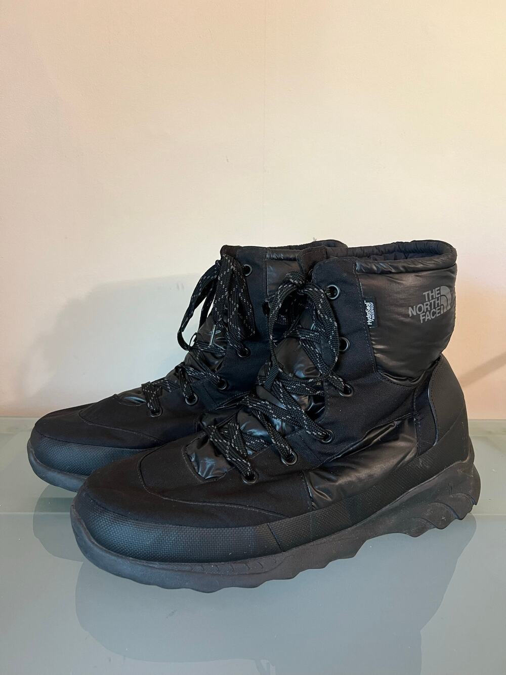 The North Face men’s 13 Thermoball Primaloft Black Insulated Winter Boots puffy